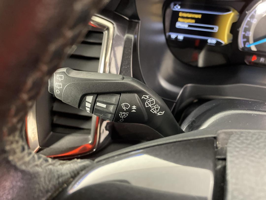 Photo '30' of Ford Everest