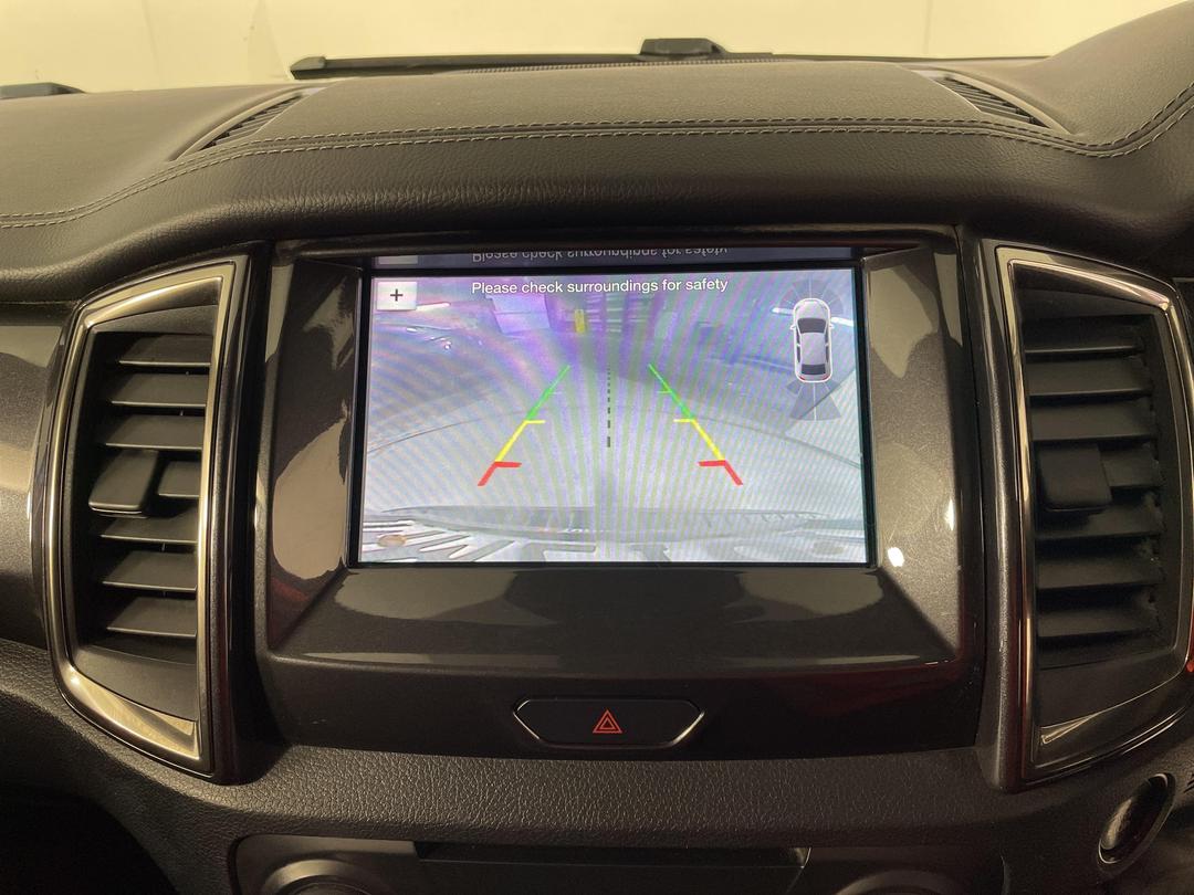 Photo '32' of Ford Everest