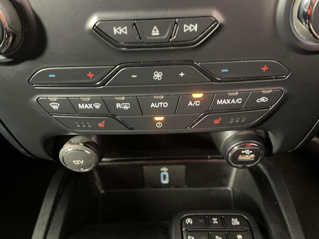 Photo '33' of Ford Everest