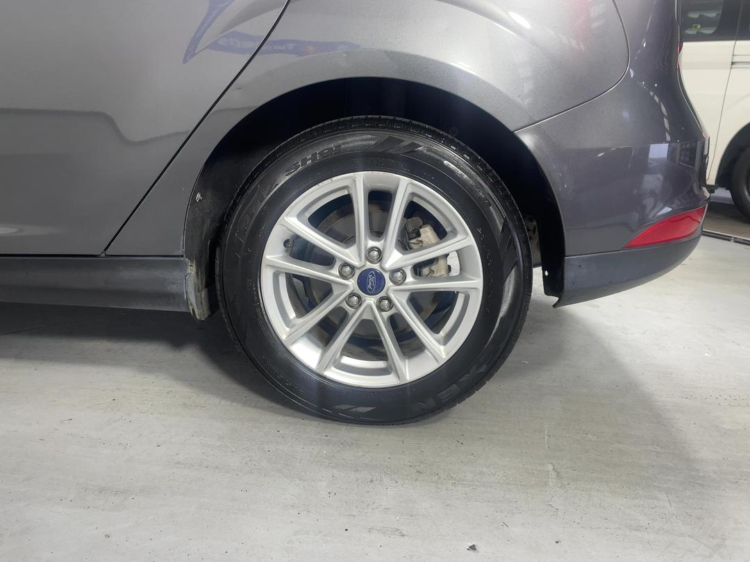 Photo '11' of Ford Focus