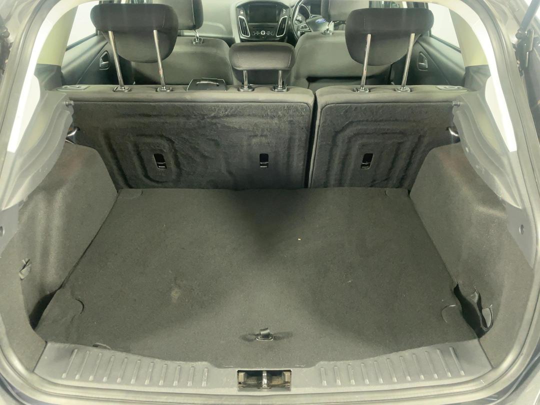 Photo '14' of Ford Focus