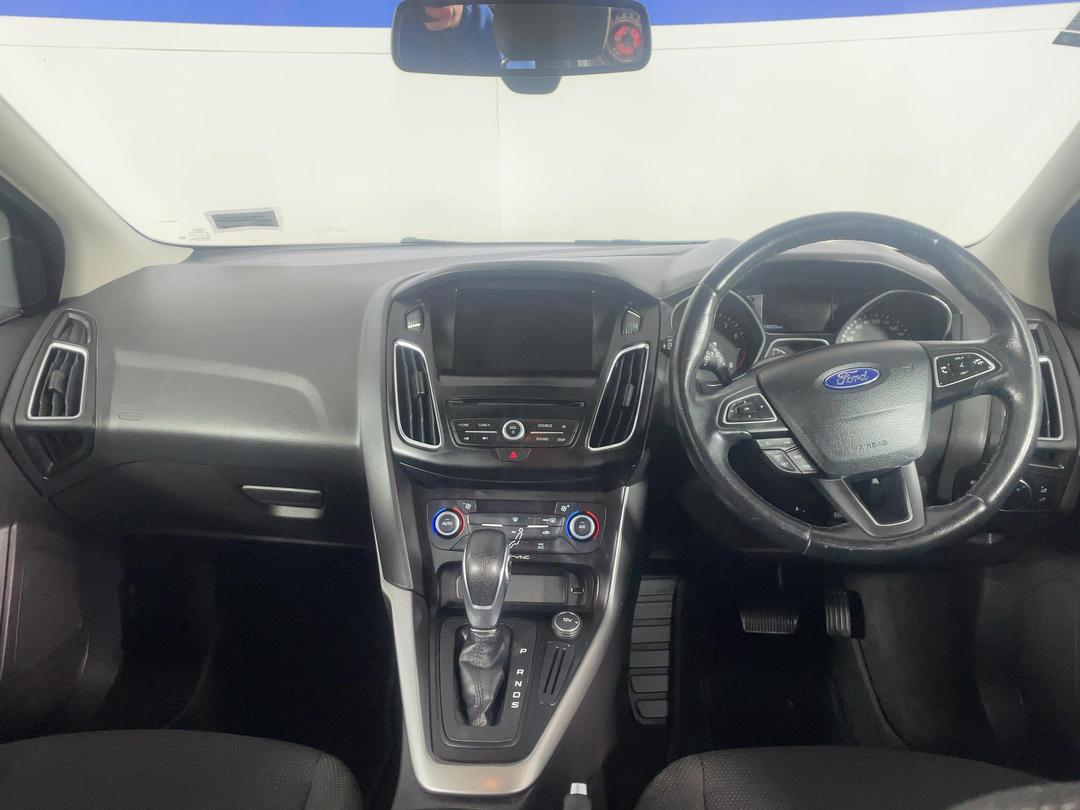Photo '17' of Ford Focus