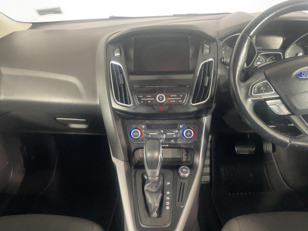 Photo '18' of Ford Focus