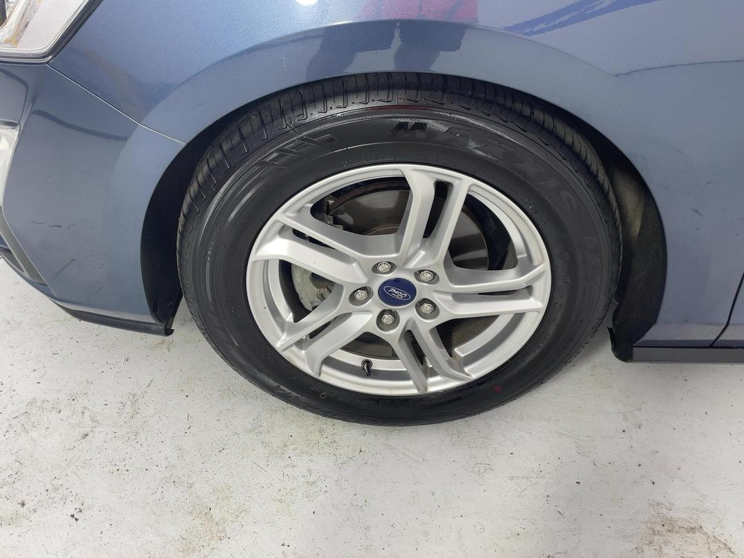 Photo '10' of Ford Focus
