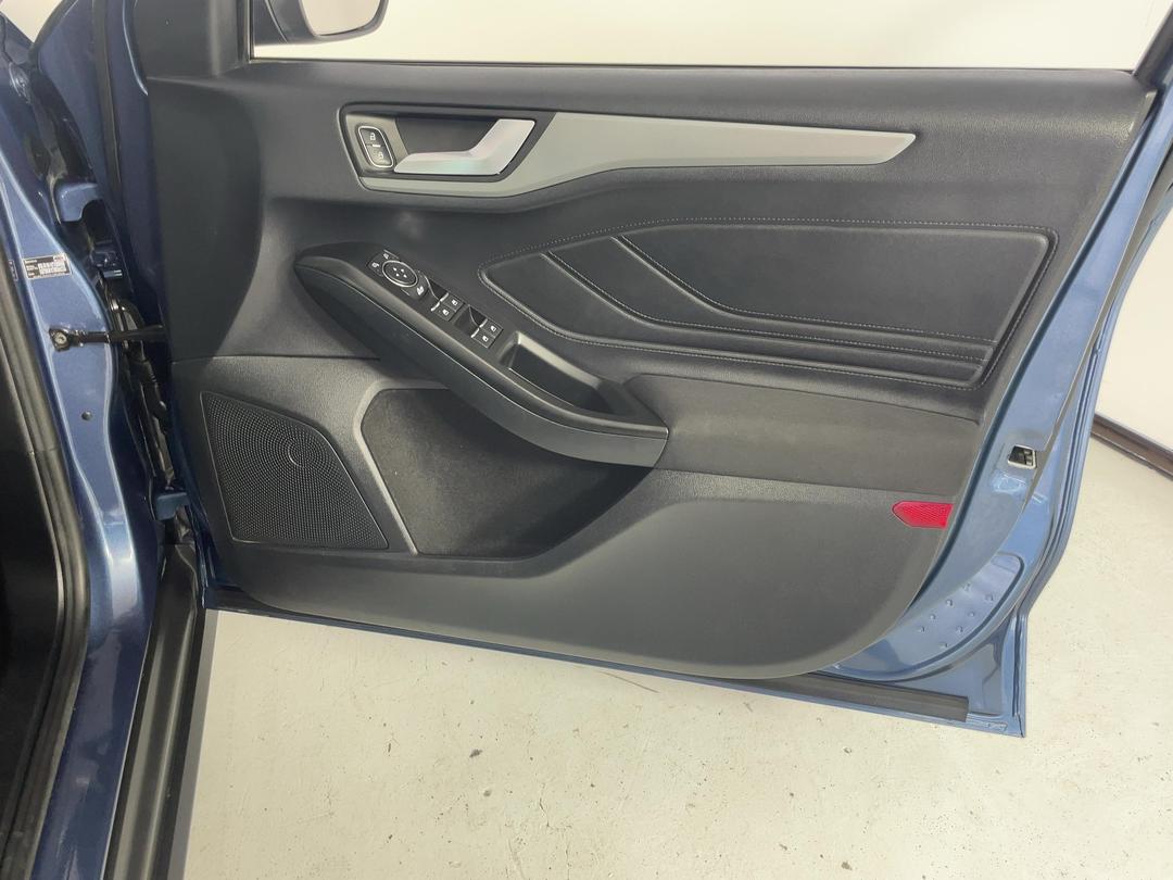 Photo '15' of Ford Focus