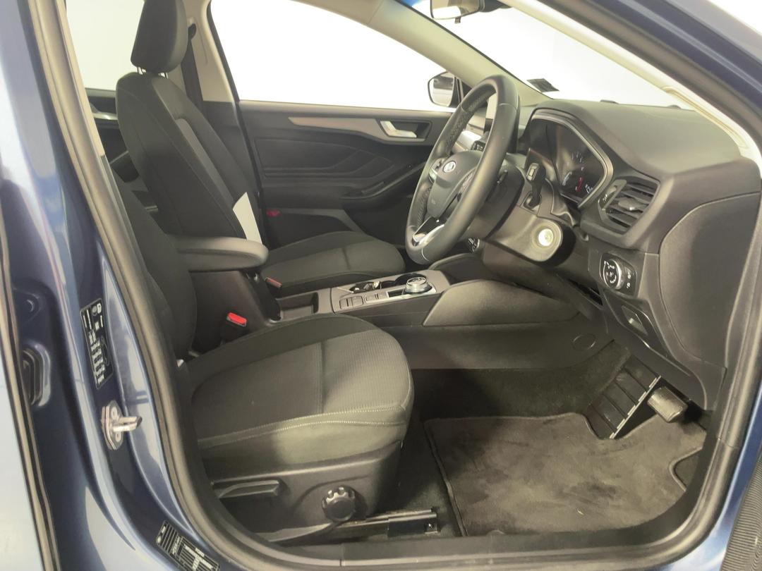 Photo '16' of Ford Focus