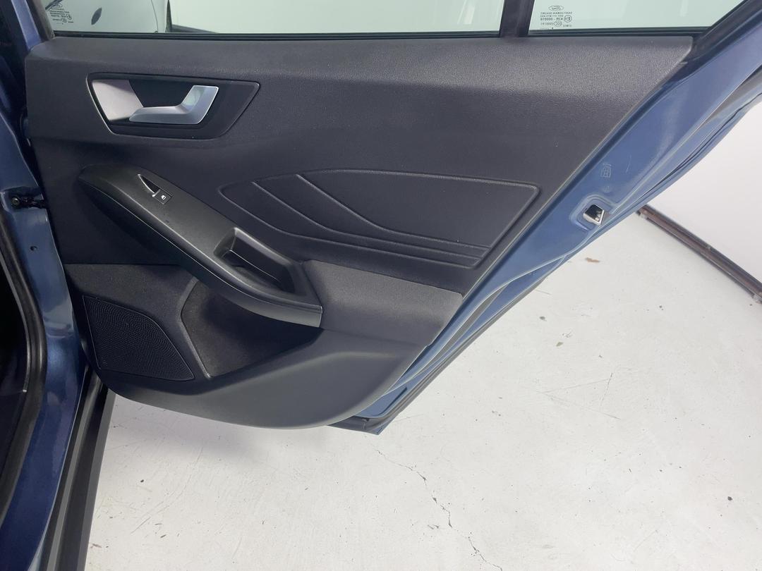 Photo '19' of Ford Focus