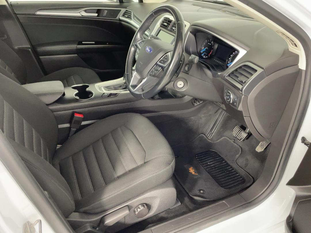 Photo '16' of Ford Mondeo