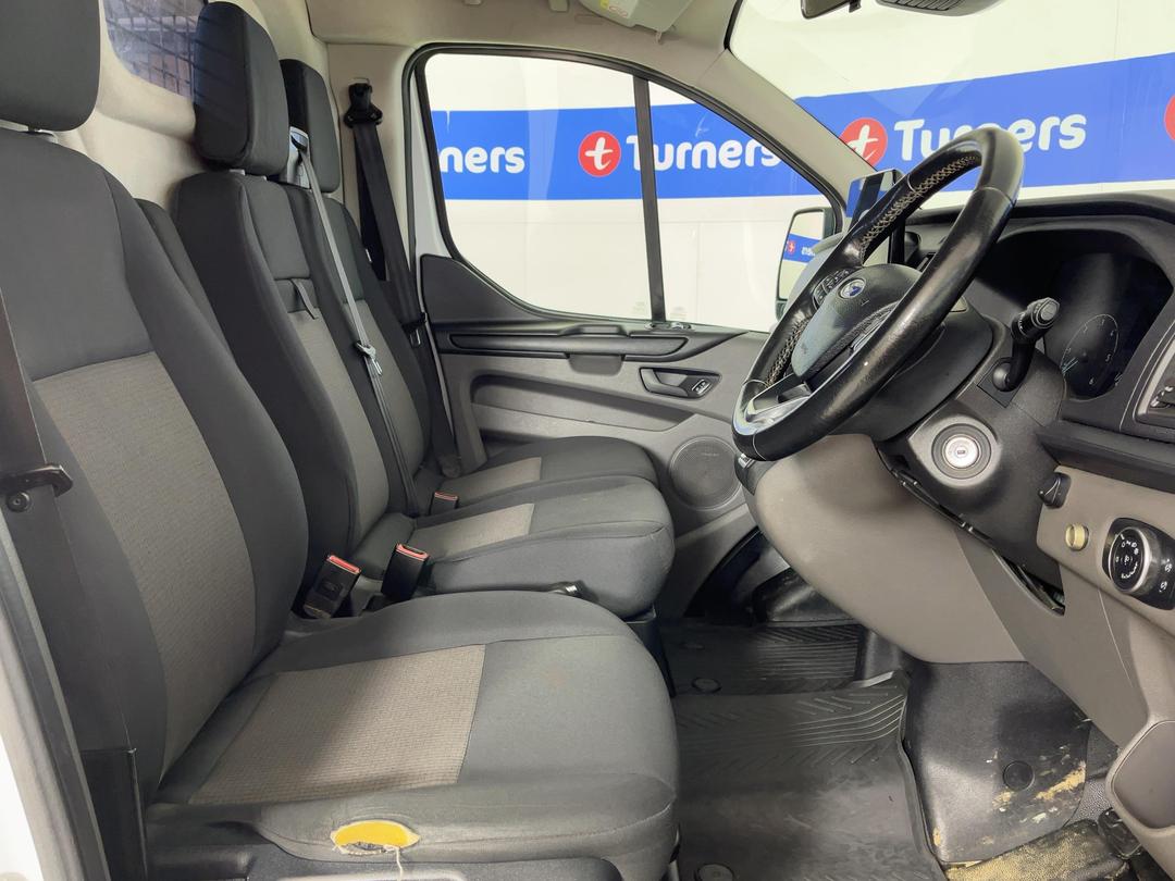Photo '16' of Ford Transit