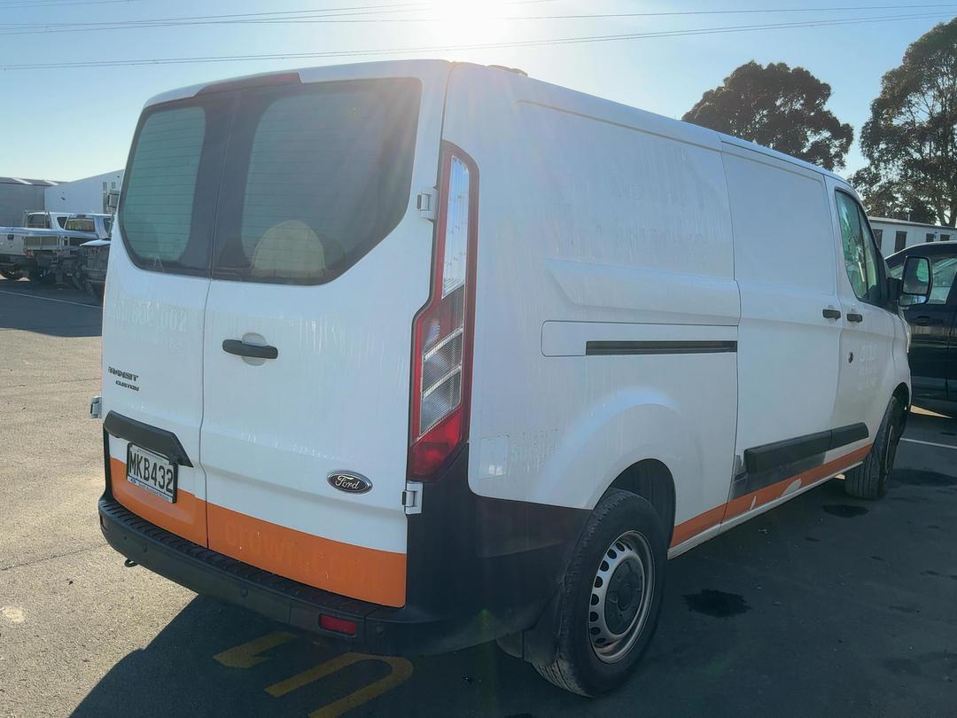 Photo '6' of Ford Transit Custom LWB LOW Roof Photo '6' of Ford Transit Custom LWB LOW Roof