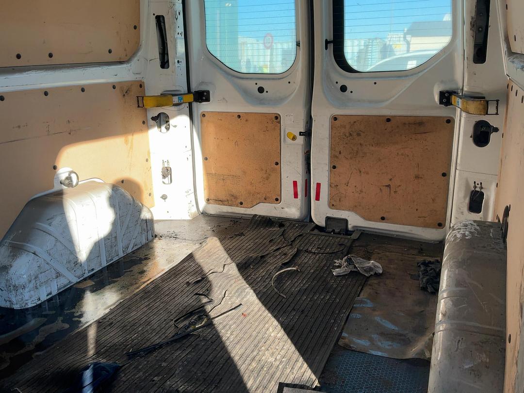 Photo '11' of Ford Transit Custom LWB LOW Roof Photo '11' of Ford Transit Custom LWB LOW Roof