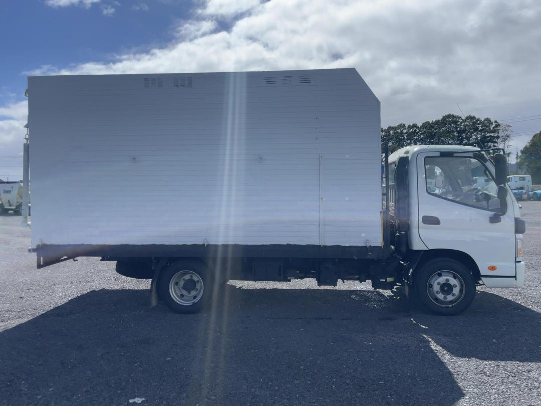 Photo '3' of Foton Aumark BJ1079[3.8] Box Body