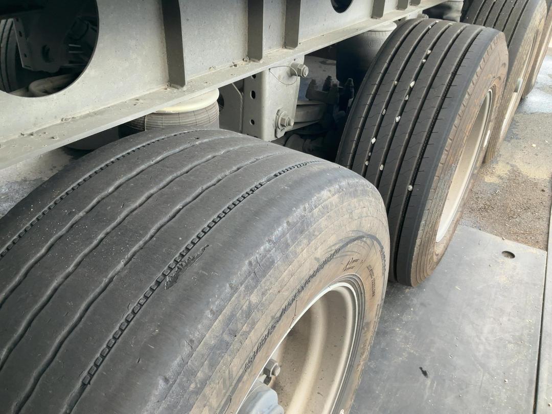 Photo '12' of Fruehauf FBR-B4 Chiller Trailer Semi