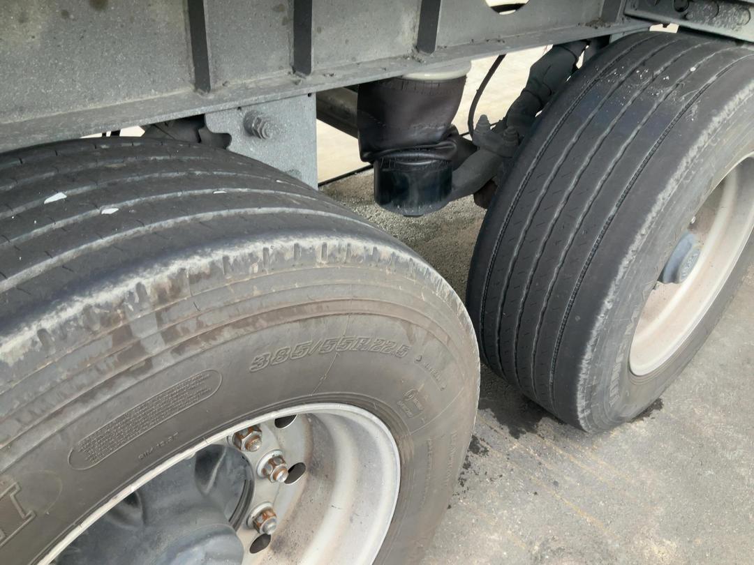 Photo '16' of Fruehauf FBR-B4 Chiller Trailer Semi