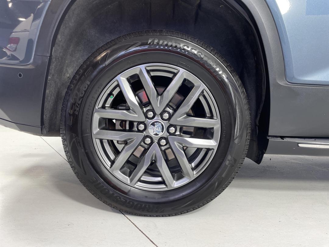 Photo '12' of Holden Acadia