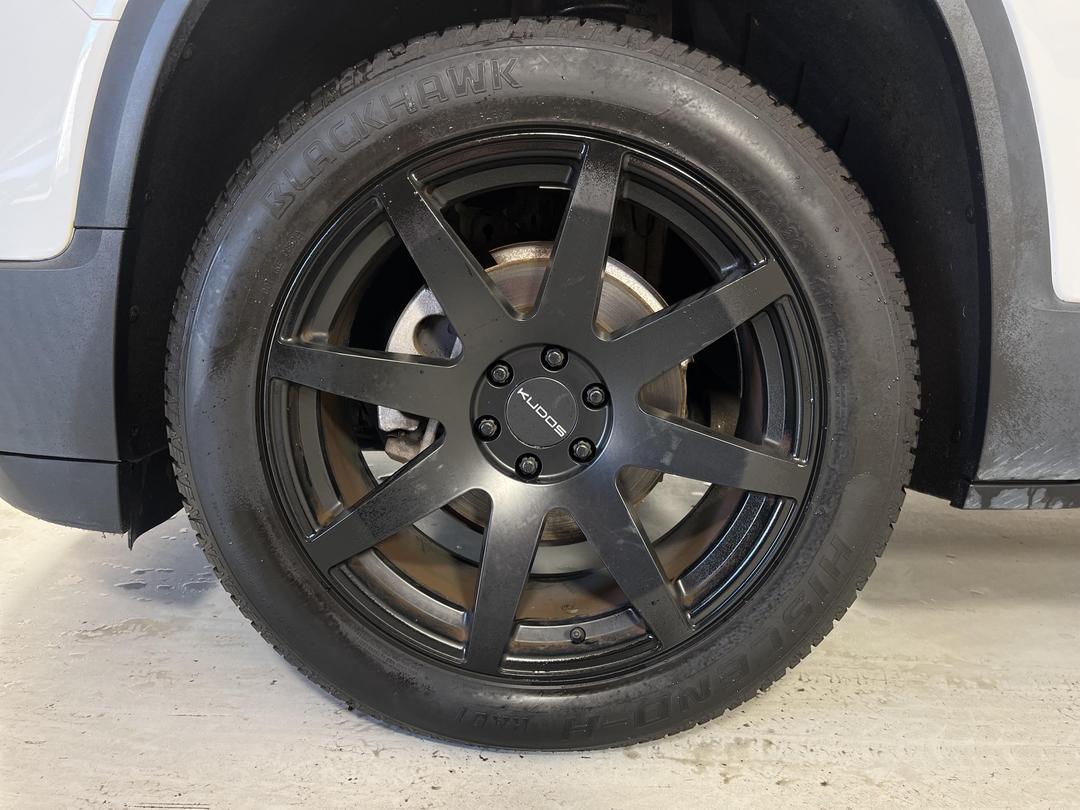 Photo '10' of Holden Acadia