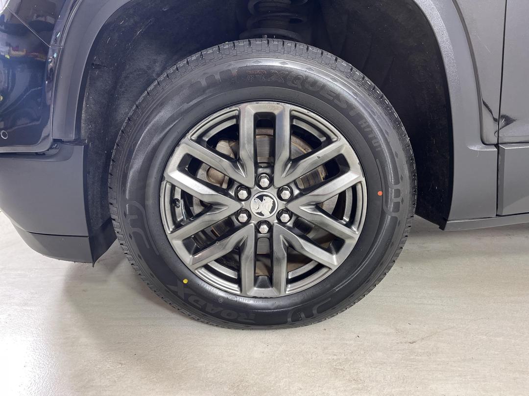 Photo '10' of Holden Acadia