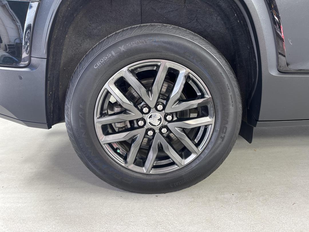 Photo '12' of Holden Acadia