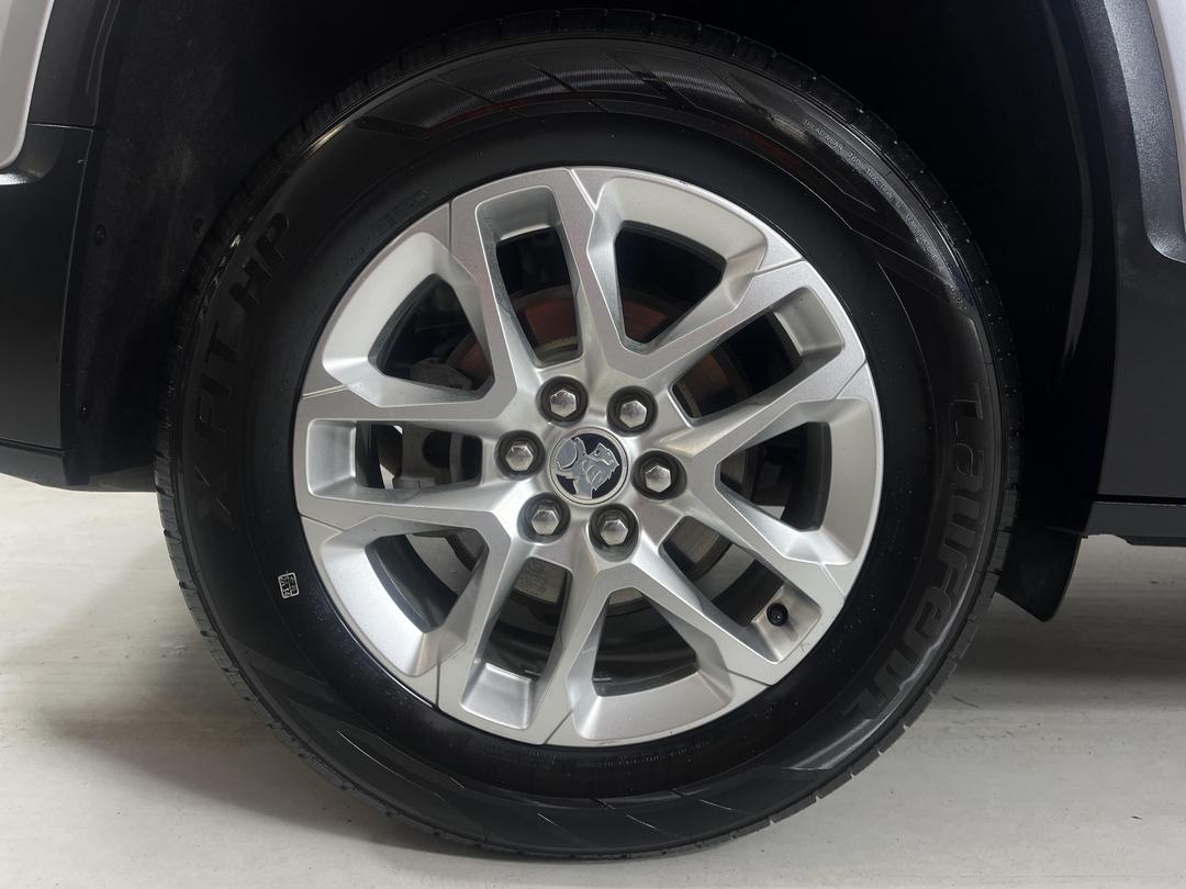 Photo '12' of Holden Acadia