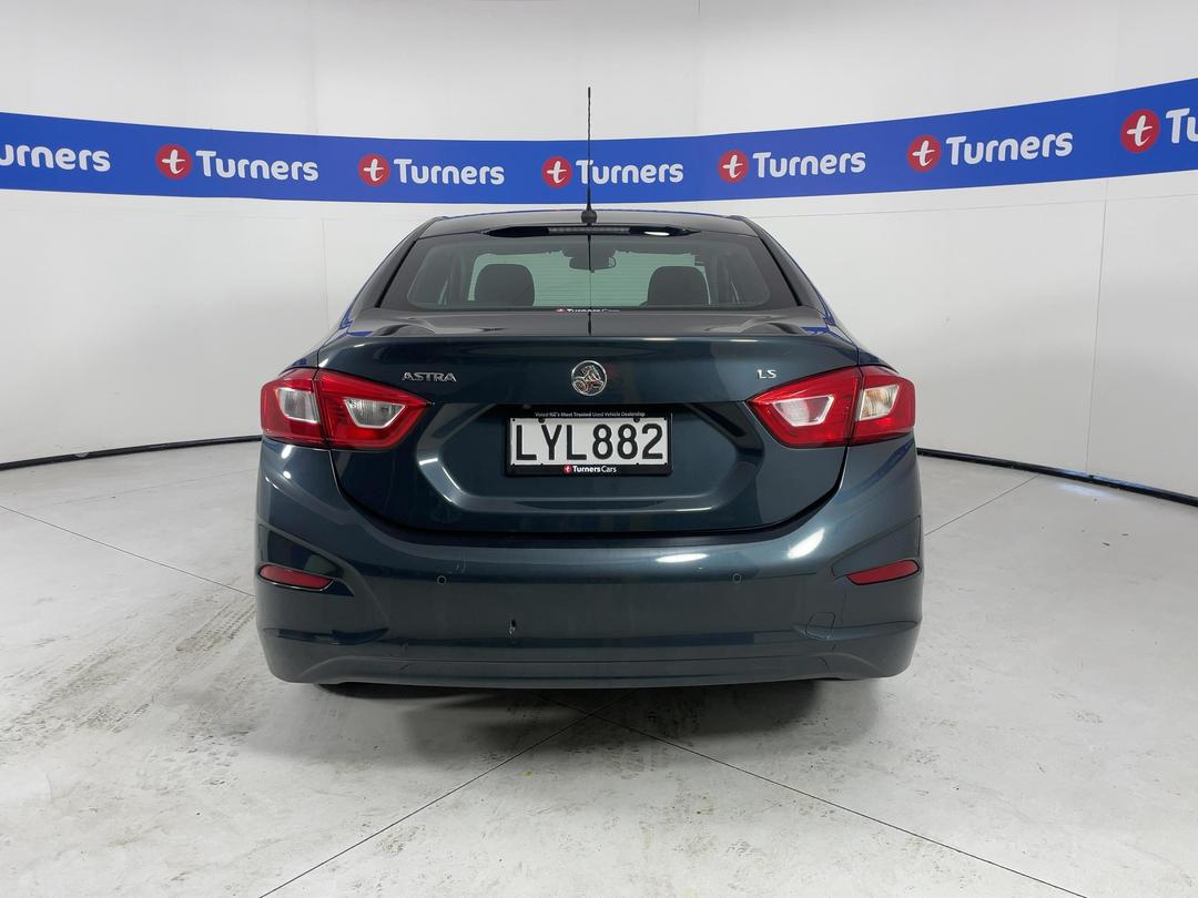 Photo '5' of Holden Astra Sedan LS AT Photo '5' of Holden Astra Sedan LS AT