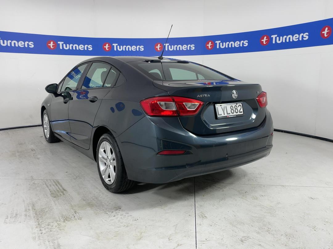 Photo '4' of Holden Astra Sedan LS AT Photo '4' of Holden Astra Sedan LS AT