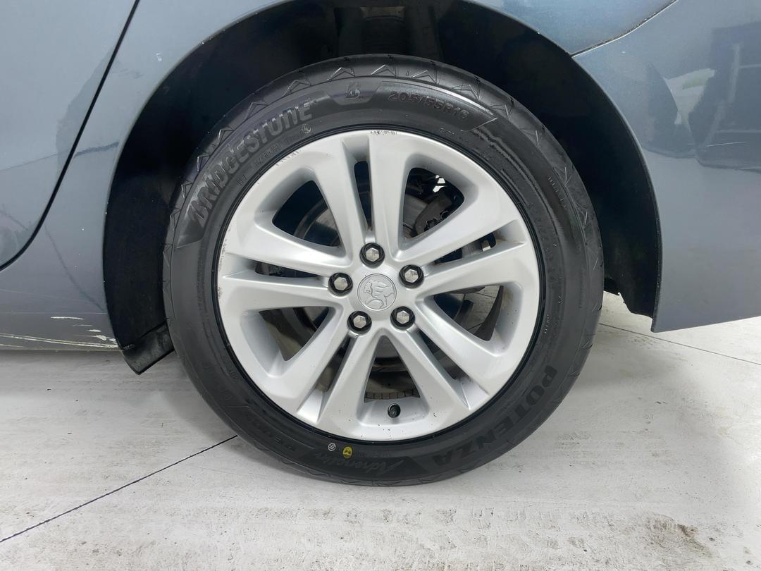 Photo '9' of Holden Astra Sedan LS AT Photo '9' of Holden Astra Sedan LS AT