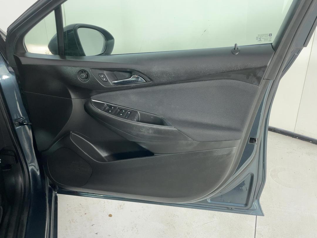 Photo '13' of Holden Astra Sedan LS AT Photo '13' of Holden Astra Sedan LS AT