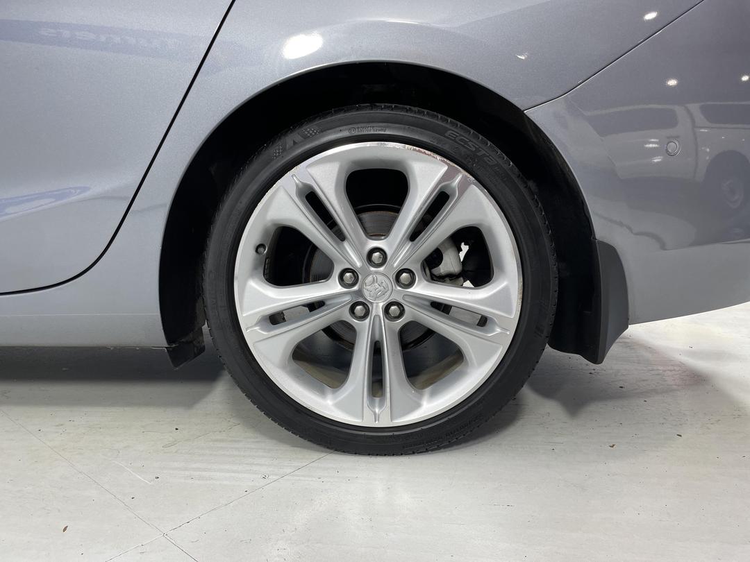 Photo '11' of Holden Astra