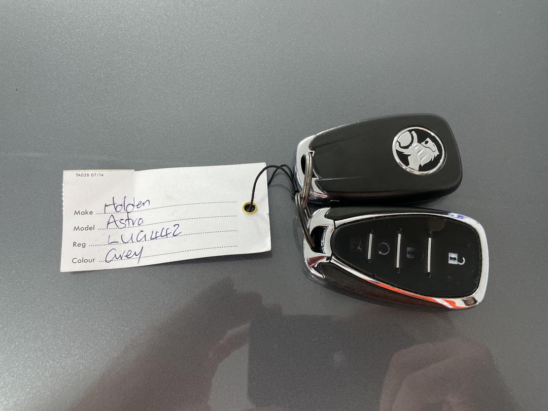 Photo '22' of Holden Astra