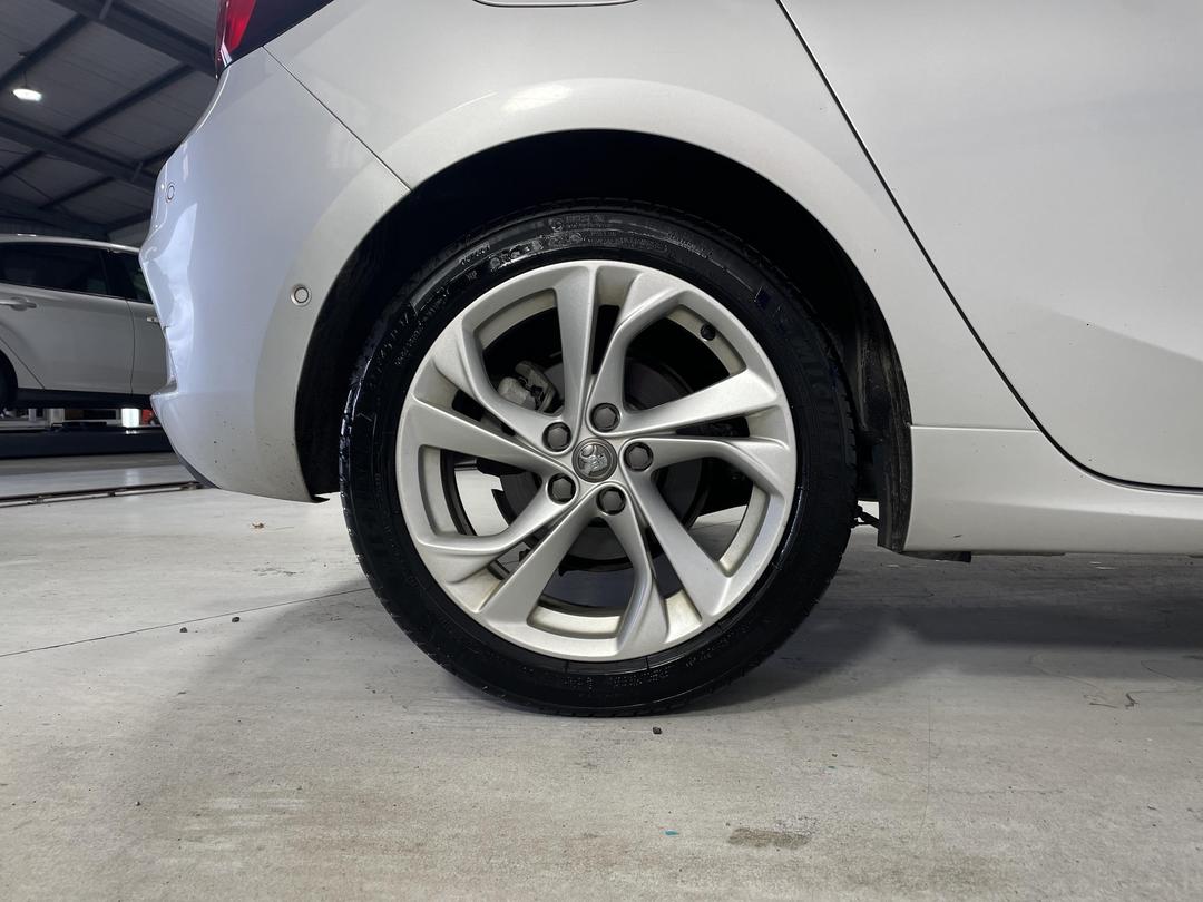 Photo '12' of Holden Astra