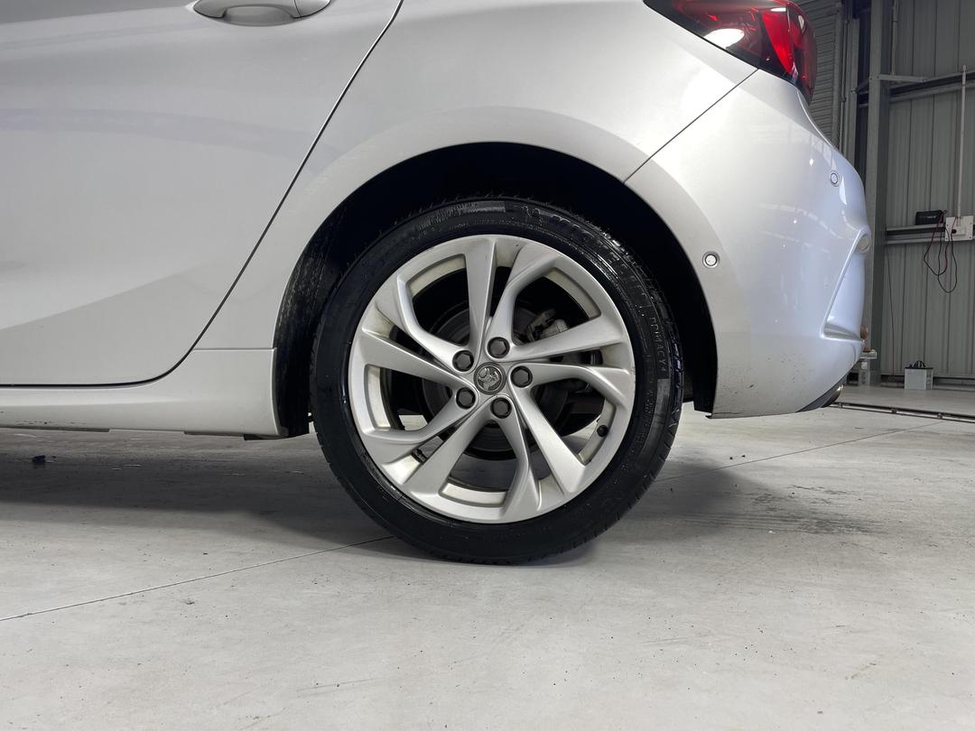 Photo '11' of Holden Astra