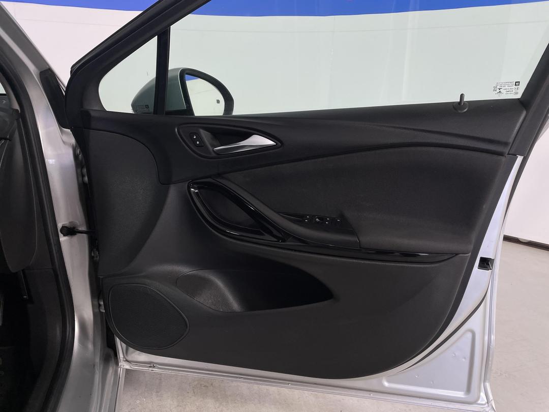 Photo '15' of Holden Astra