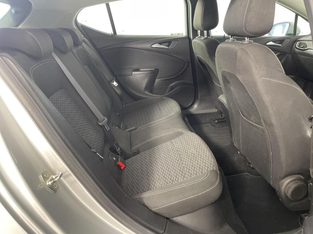 Photo '20' of Holden Astra