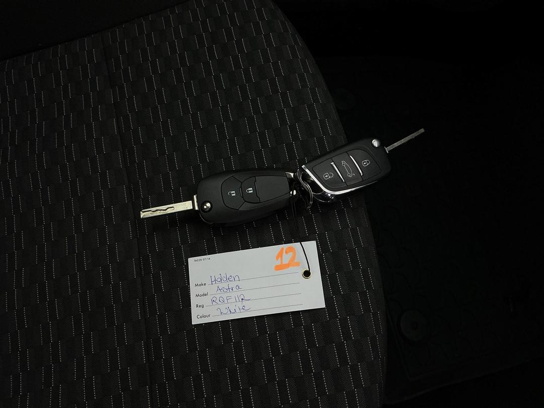 Photo '22' of Holden Astra