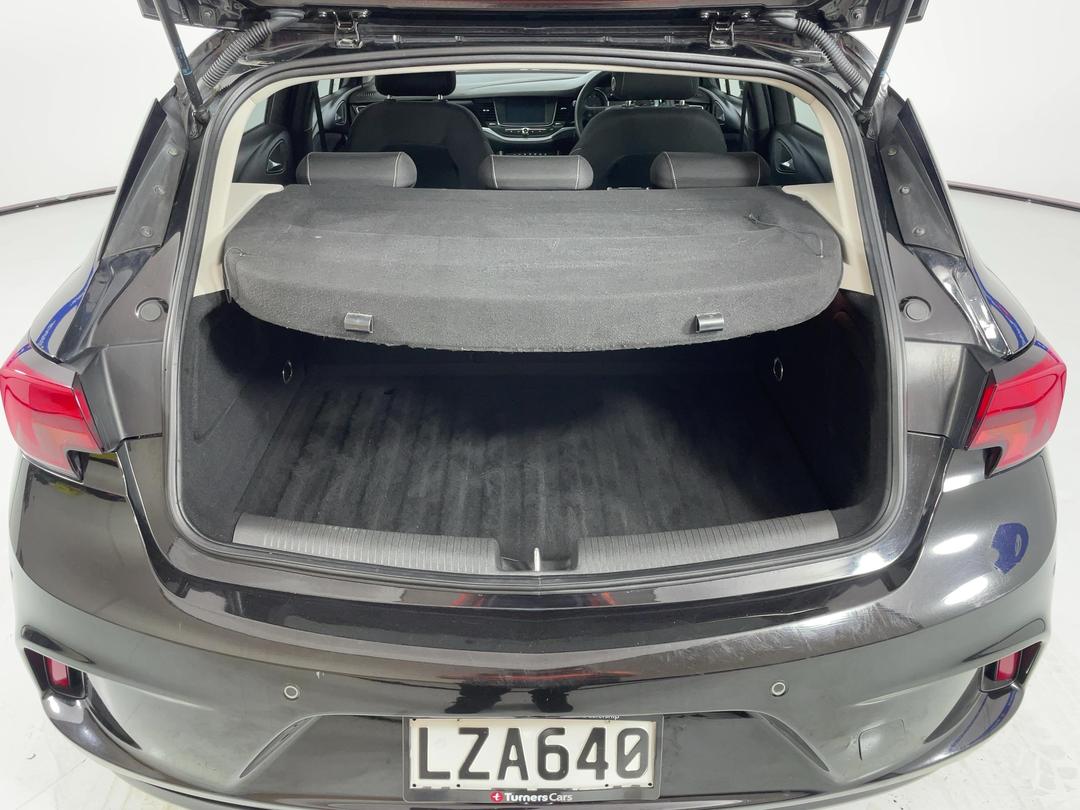 Photo '14' of Holden Astra