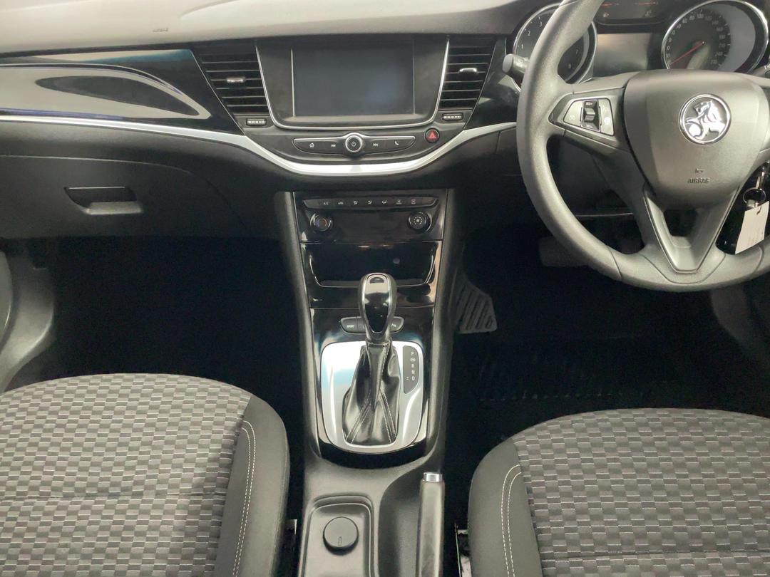 Photo '18' of Holden Astra