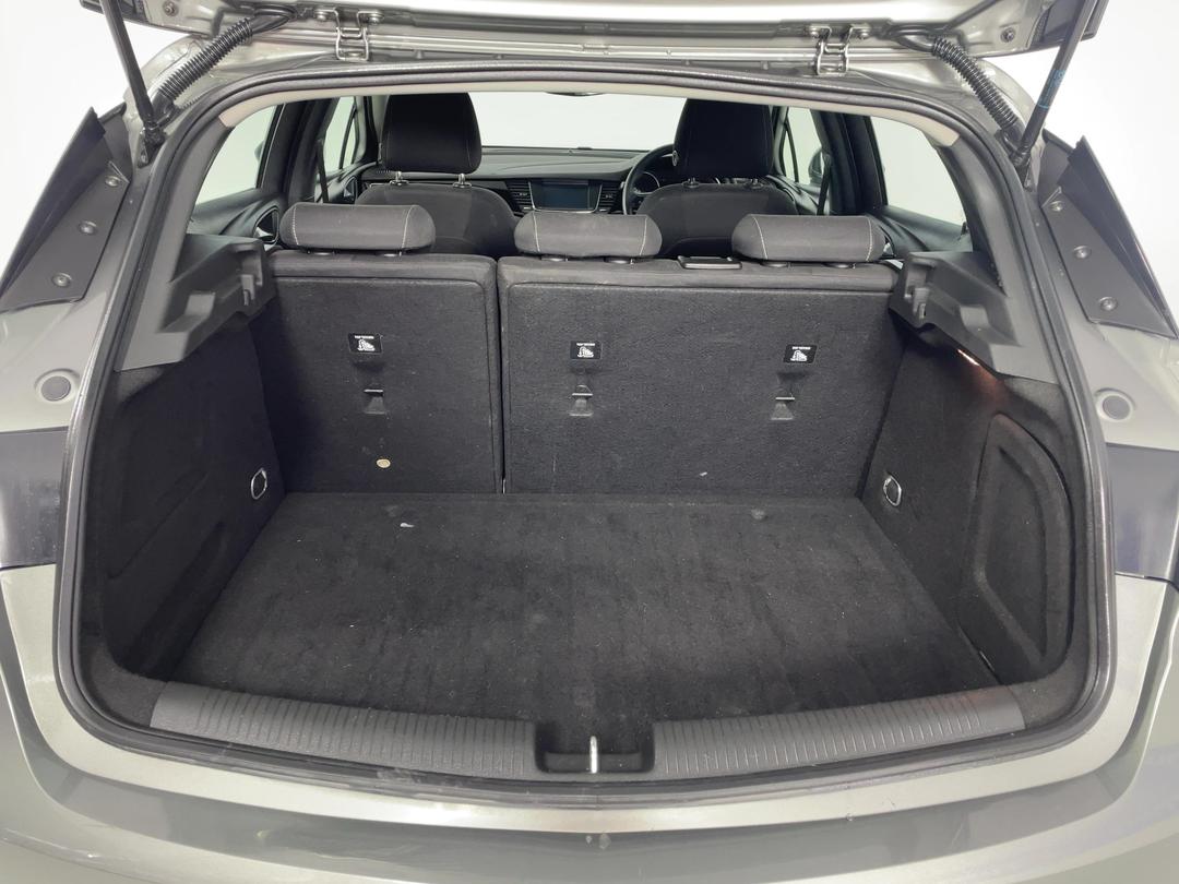Photo '14' of Holden Astra