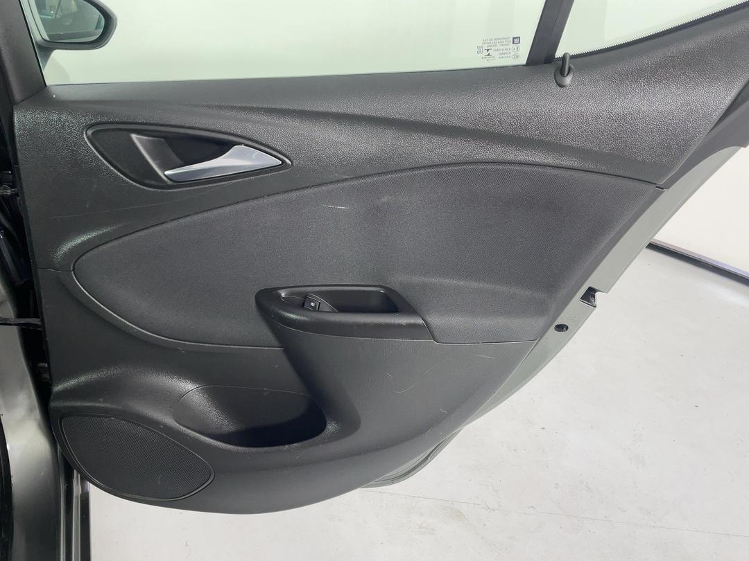 Photo '19' of Holden Astra