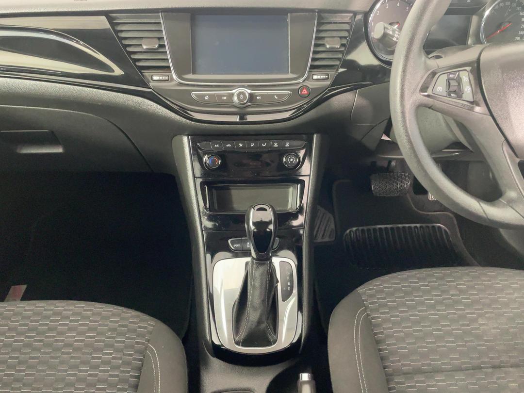 Photo '18' of Holden Astra