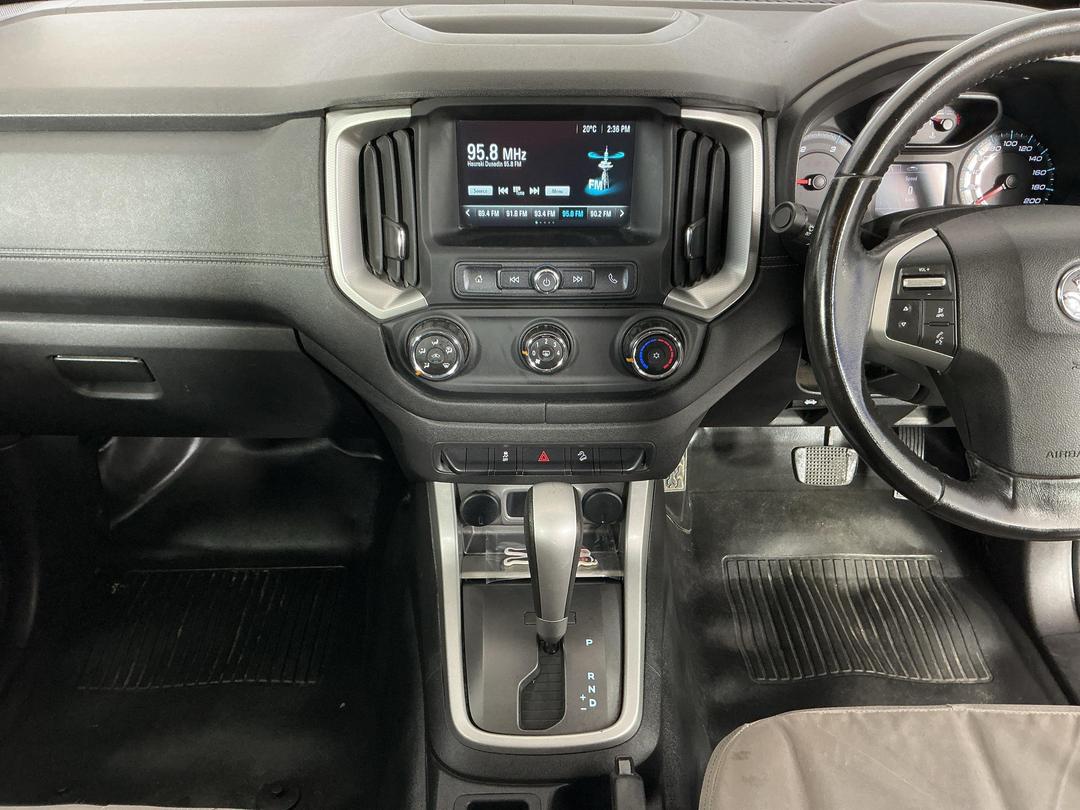 Photo '18' of Holden Colorado