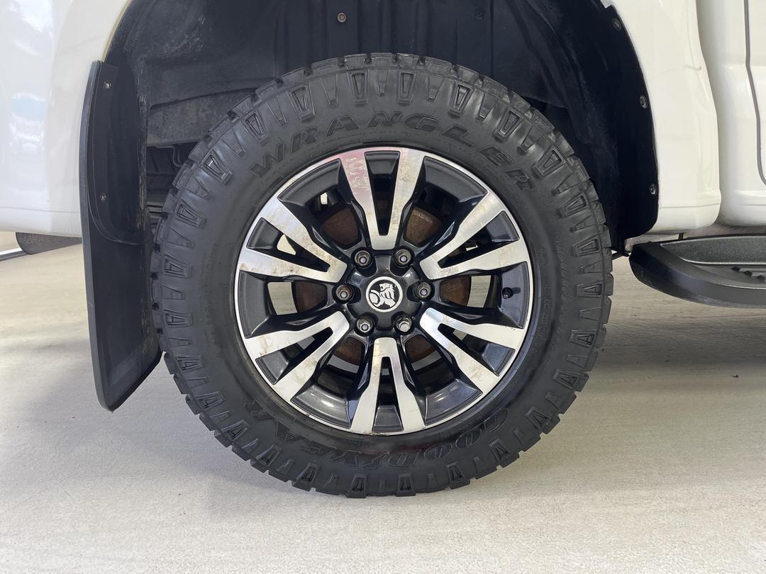 Photo '12' of Holden Colorado