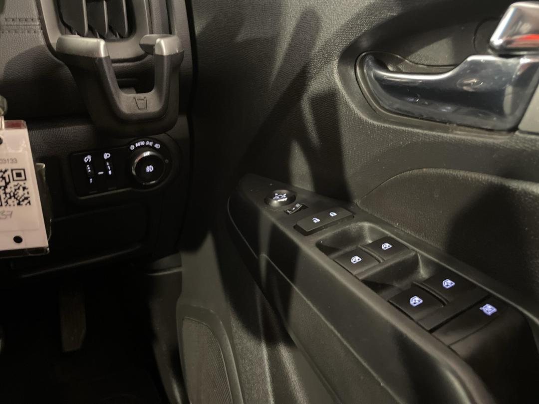 Photo '25' of Holden Colorado