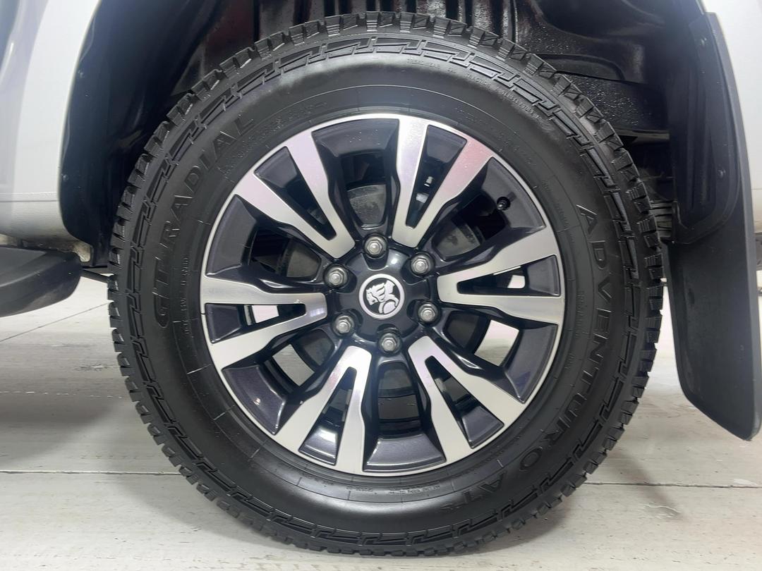 Photo '11' of Holden Colorado