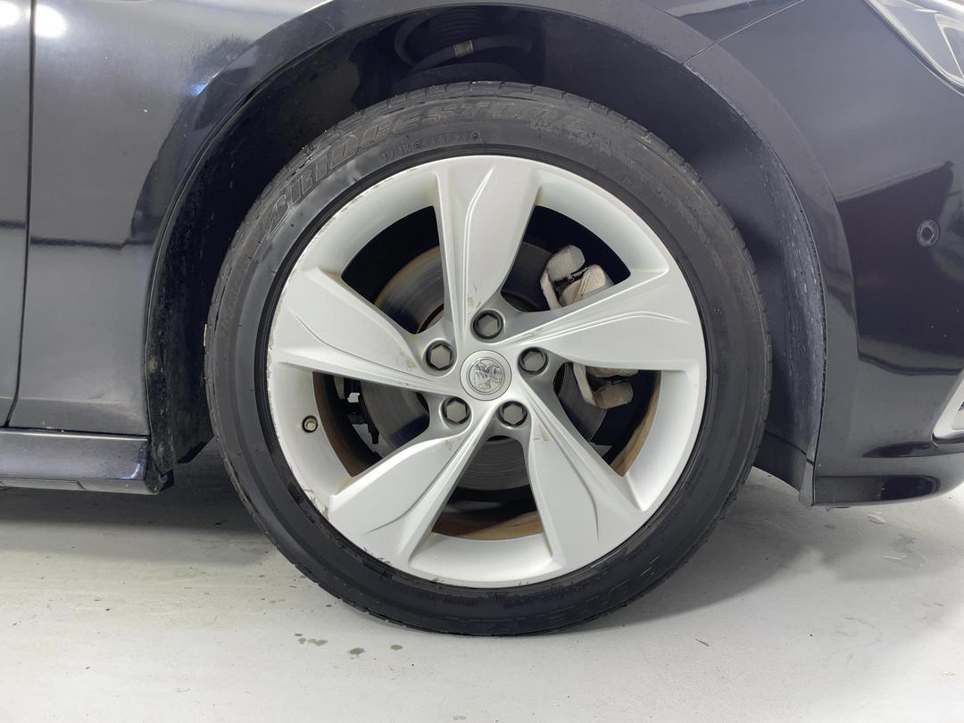 Photo '9' of Holden Commodore