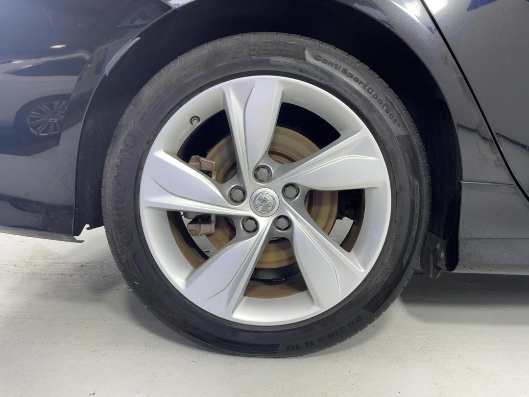 Photo '12' of Holden Commodore