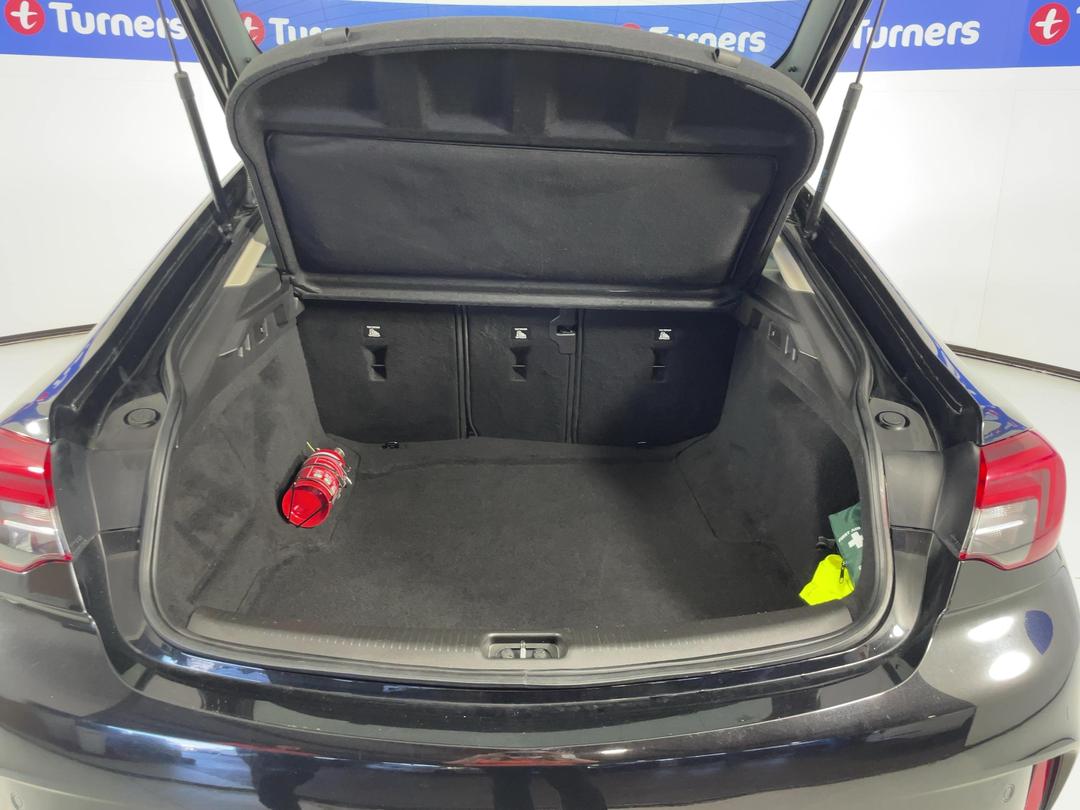 Photo '14' of Holden Commodore