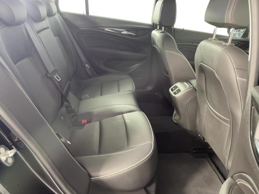 Photo '20' of Holden Commodore