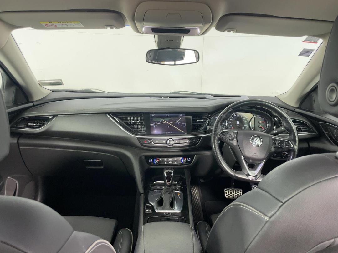Photo '17' of Holden Commodore