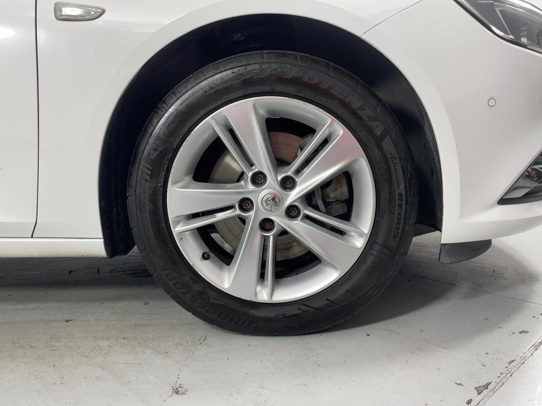 Photo '9' of Holden Commodore