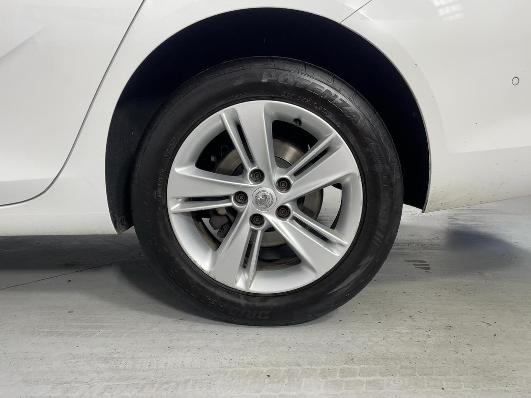 Photo '11' of Holden Commodore